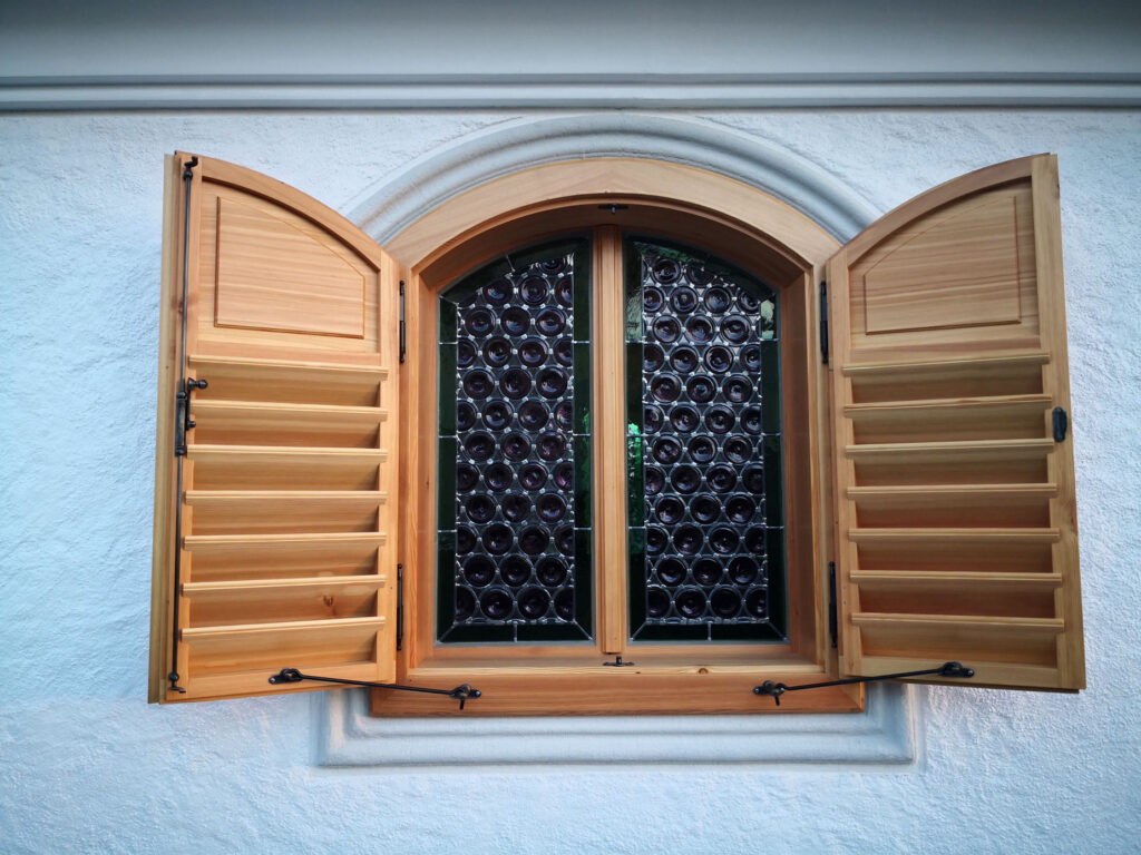 Kastenfenster aus Holz – originalgetreu und traditionell gefertigt